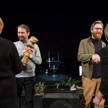 Jakub Vašíček, režisér, Simona Chalupová, předsedkyně Českého střediska UNIMA a Karel Czech, scénograf, Iva Kopecká, dramaturgyně divadla MInor Praha (foto Irena Vodáková)