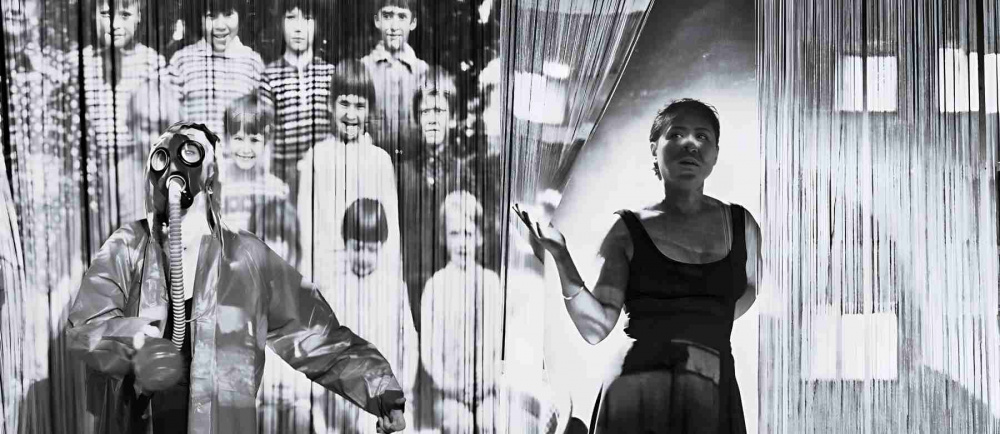 Činoherní klub uvádí: TisíciHRAn / DUSNO