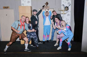 02_Divadelni_soubor_Vrazdy_a_neznosti