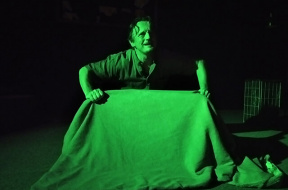 Broukovcovo Kamdivadlo_Nenavidim-te-bukowski-01