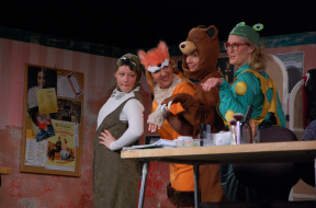 Boleradice, DS bří Mrštíků, Dámská šatna, 2024_JK138