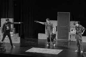 lipa-mafiano-250306-e0ff013613dfeb36685c20e70025ea49