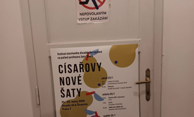 Císarovy_nove_saty_foto