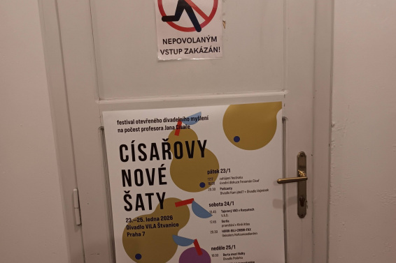 Císarovy_nove_saty_foto
