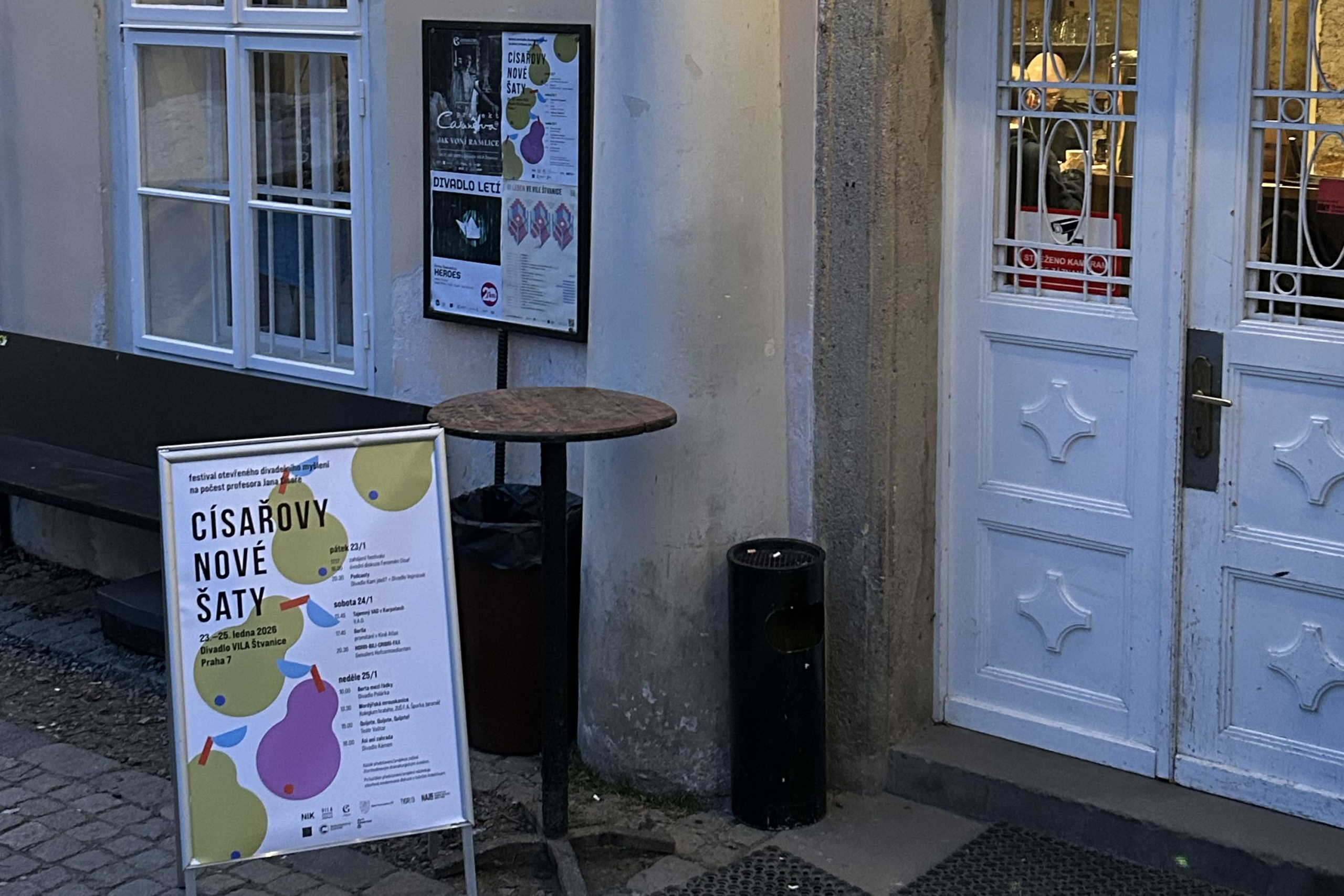 Začal festival Císařovy nové šaty